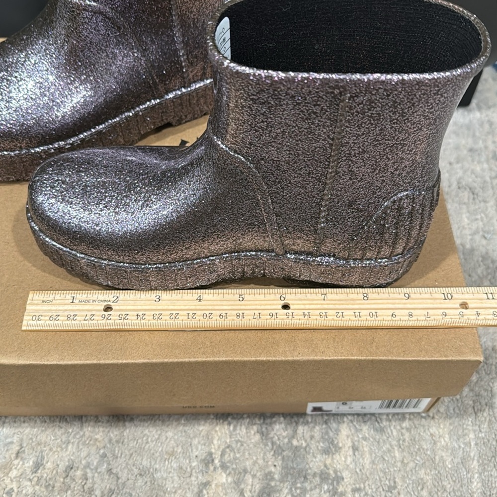 NWT UGG Drizlita Glitter Gray Rain Boots, size 6 - Picture 9 of 15